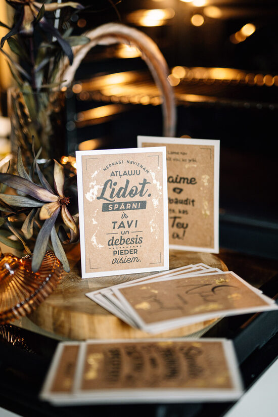 APSVEIKUMU KARTĪTES