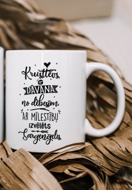 Klasiska krūze "Krusttēvs ir dāvana"