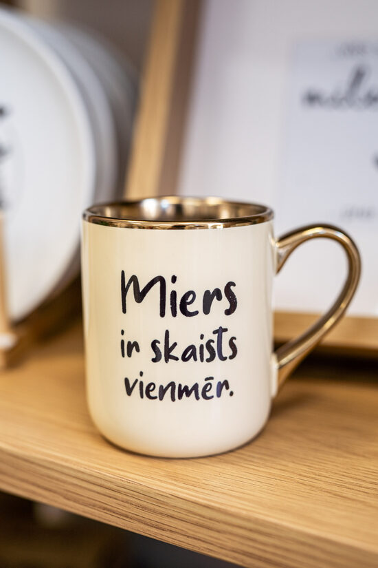 Crema krūze "Miers ir skaists vienmēr"