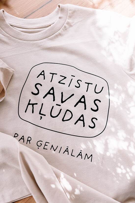 Sieviešu T-krekls "Atzīstu kļūdas"